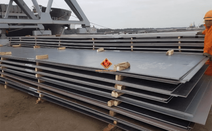 Thép tấm cán nóng 